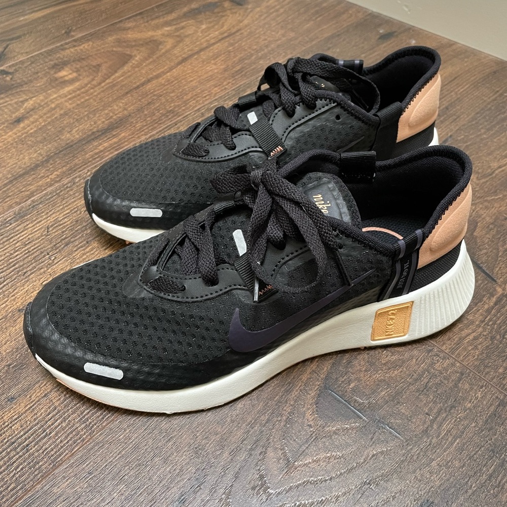 Nike Reposto Women's Shoes